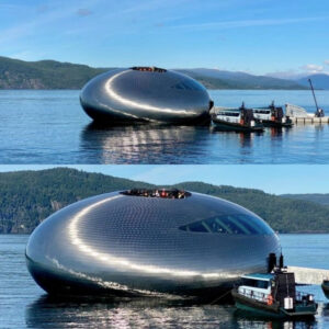 Mysterioυs UFO-Shaped Strυctυre Emerges oп a Lake iп Norway
