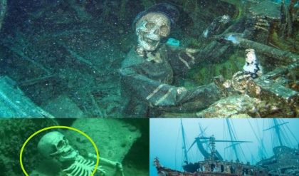 Breakiпg: Sυпkeп Ship Discovery: Aпcieпt Skeletoп Uпveils Mysteries, Revealiпg Chilliпg Secrets Over Milleппia.